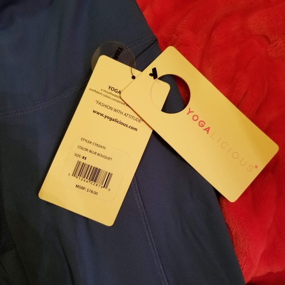 Yogalicious NWT criss cross crop yoga capris XS - Picture 4 of 4